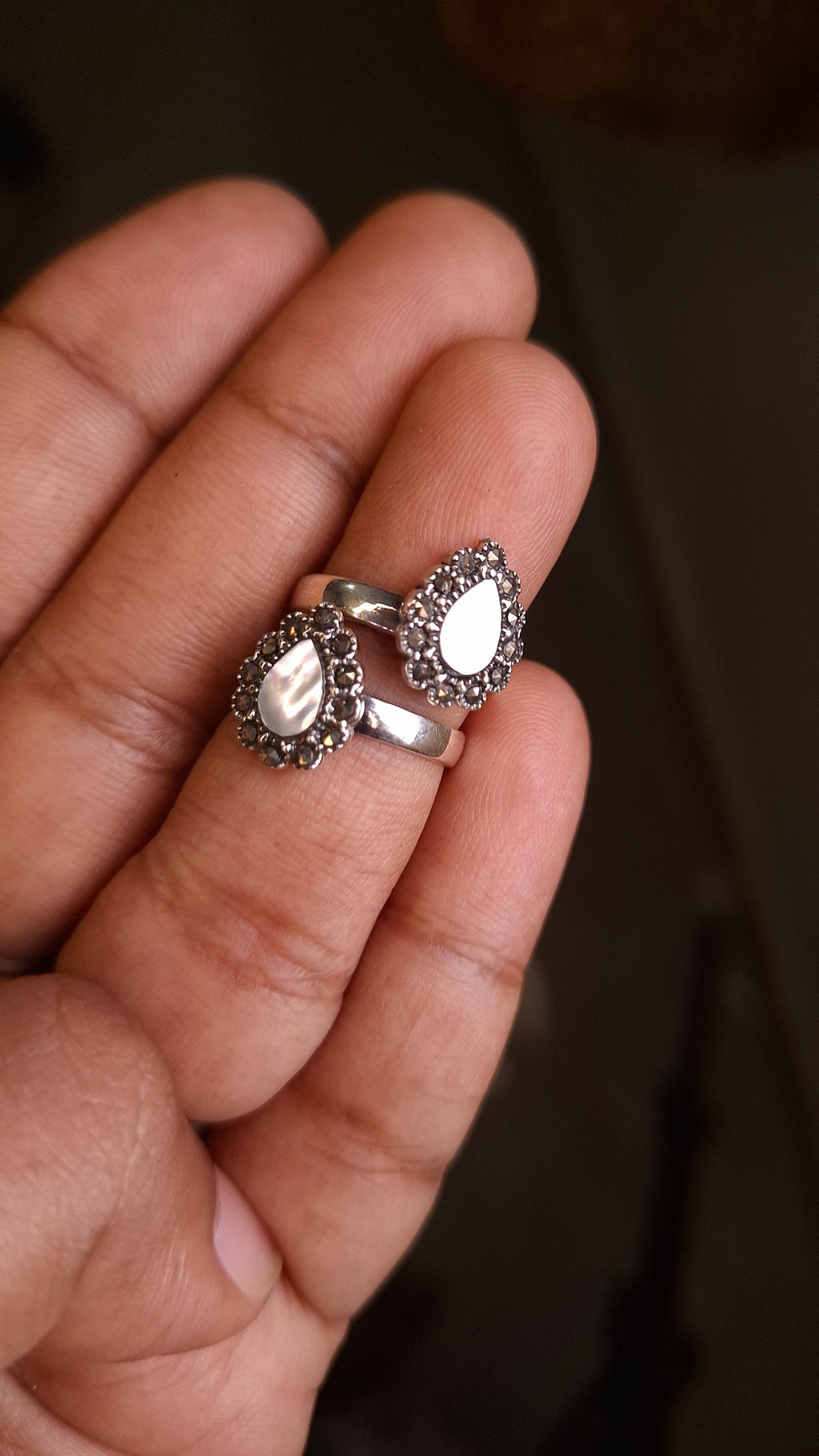 Pearl white toe ring