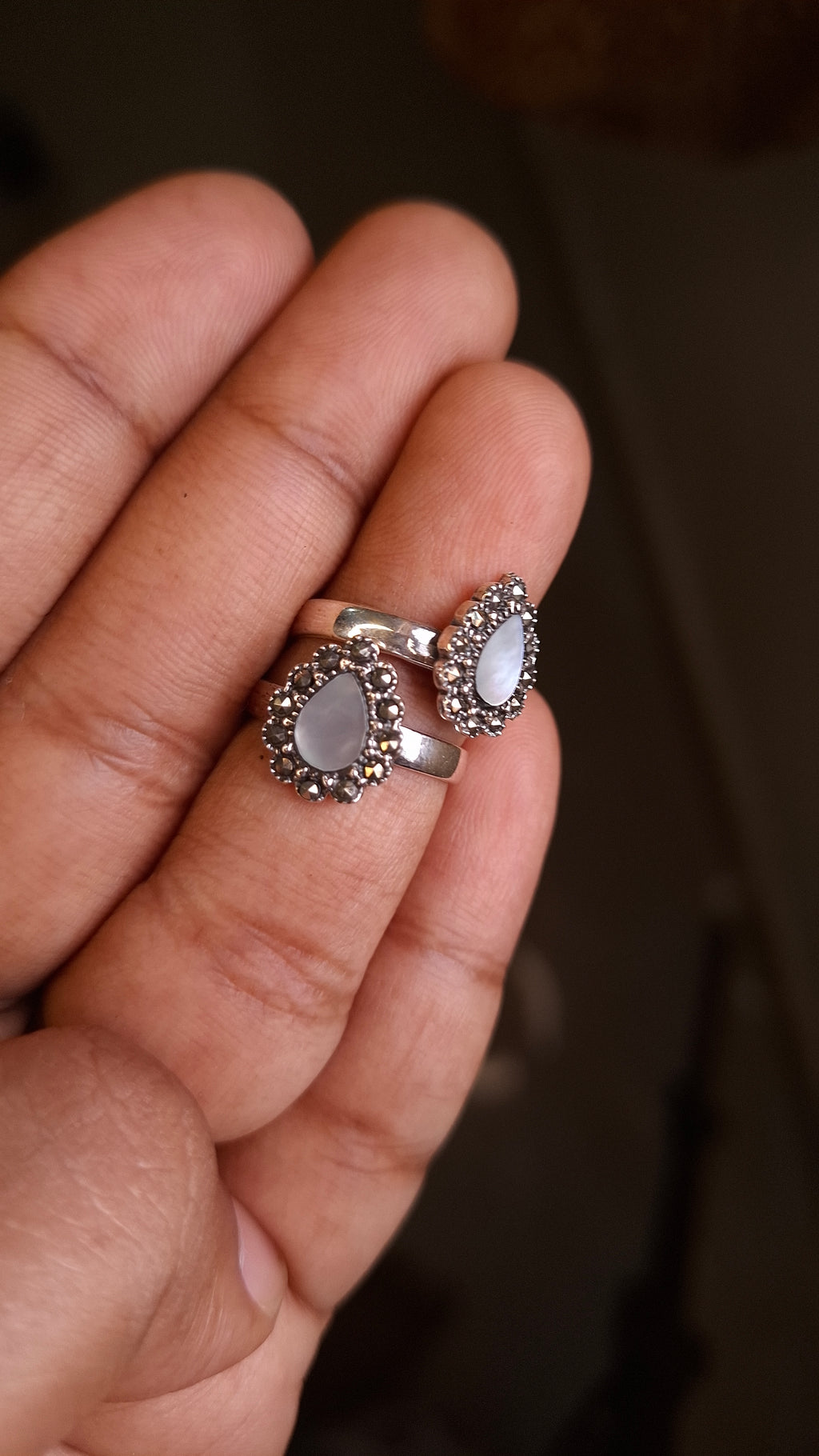Pearl white toe ring
