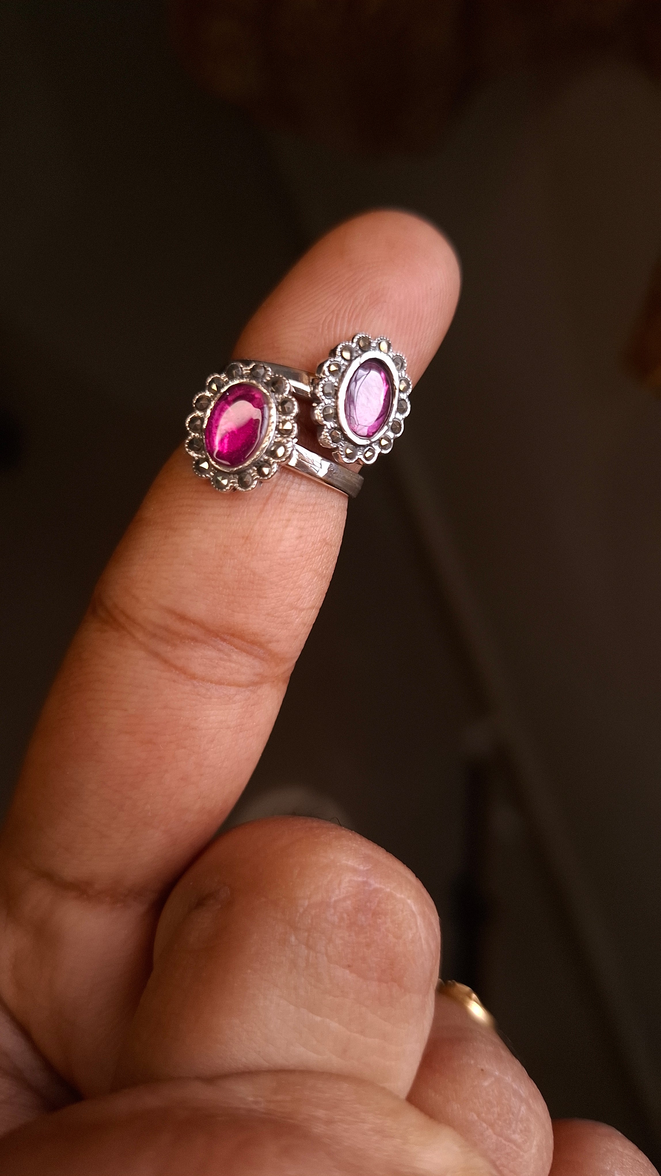 Pink oval toe rings