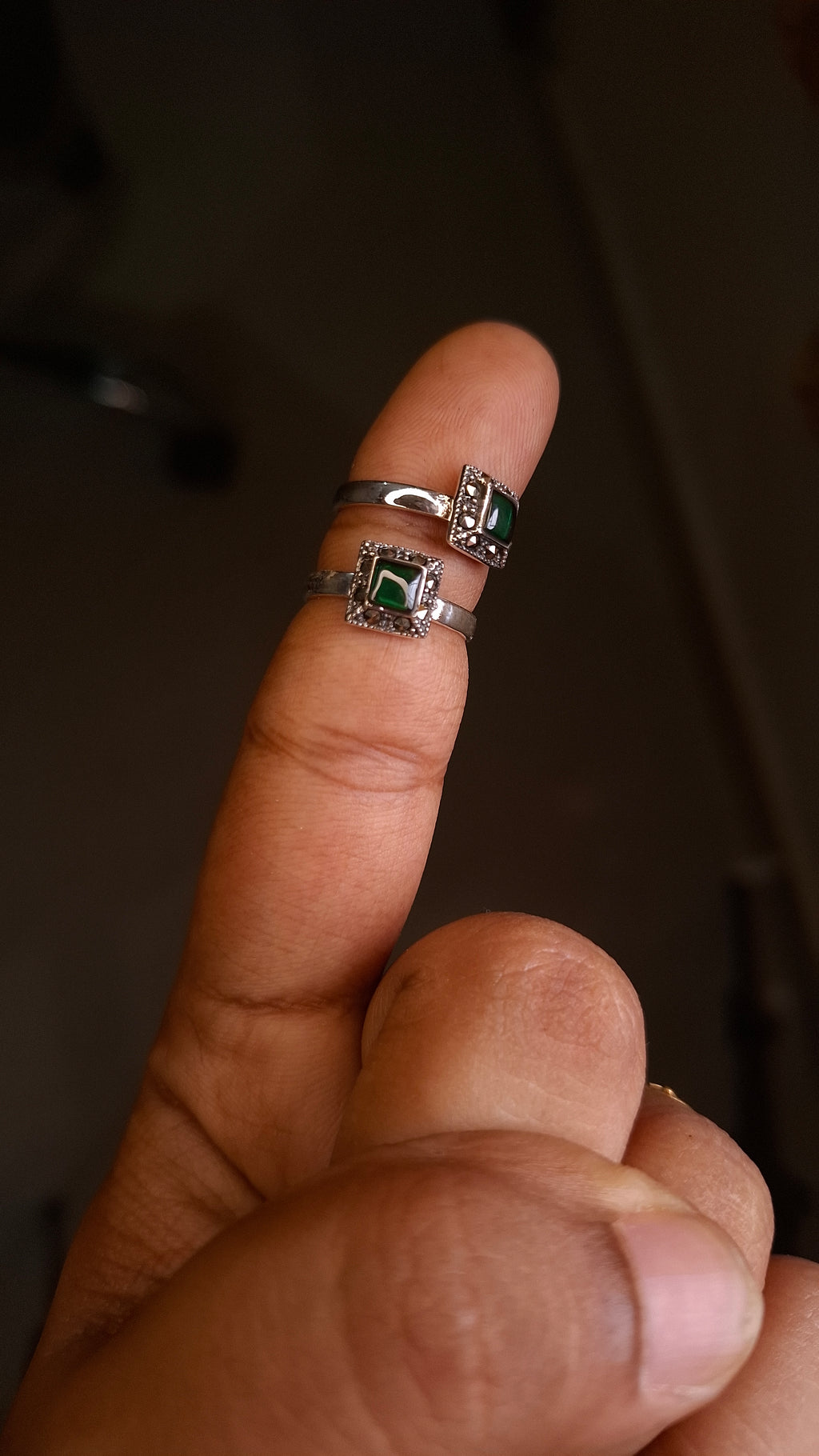 Green square toe rings