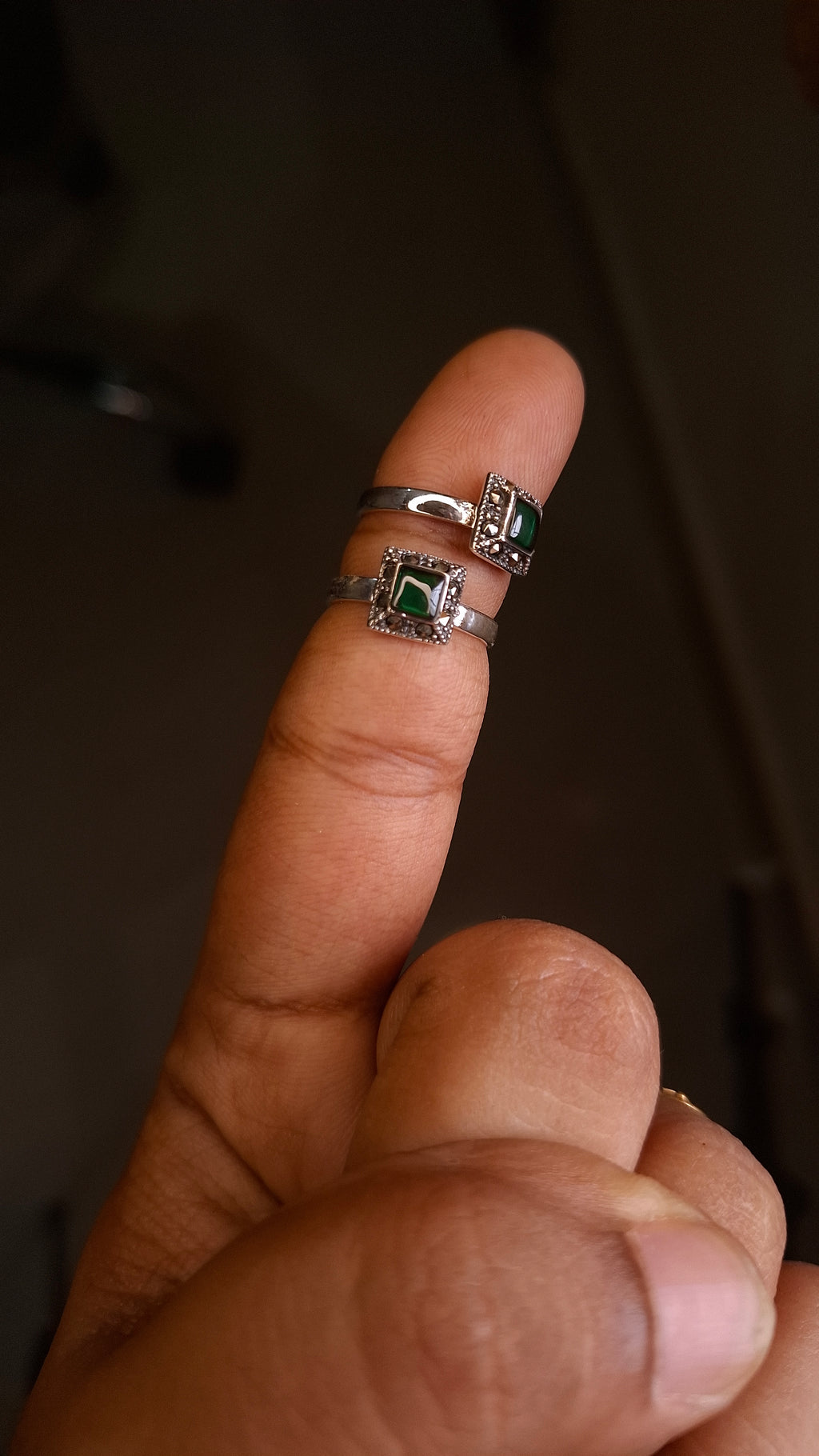 Green square toe rings