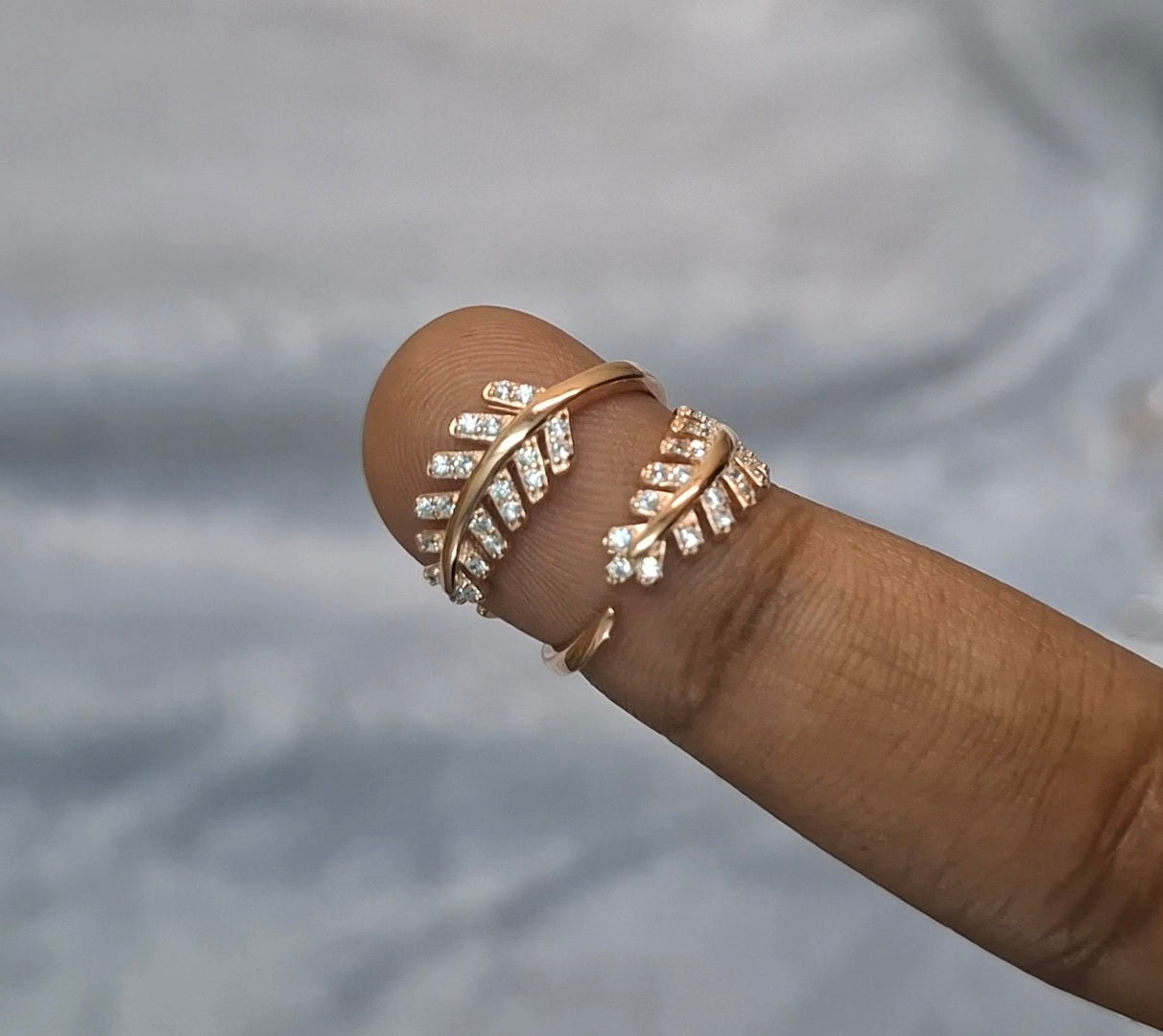 Leaf toe ring